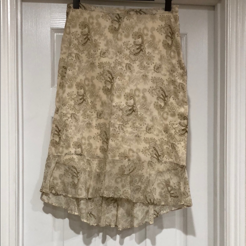 Elegant Cream Paisley Skirt - Picture 1 of 12